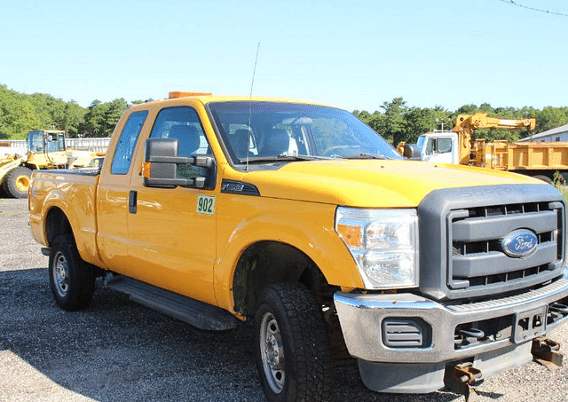 Image of Ford F-250 equipment image 4