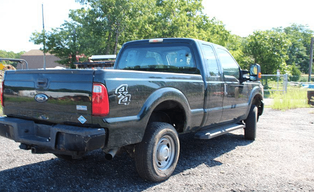 Image of Ford F-250 equipment image 2