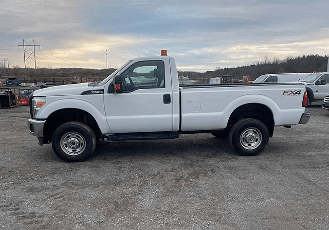 Image of Ford F-250 equipment image 1