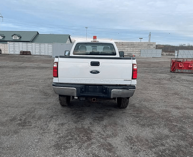 Image of Ford F-250 equipment image 3