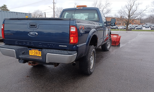 Image of Ford F-250 equipment image 3