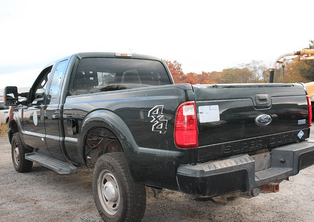 Image of Ford F-250 equipment image 1