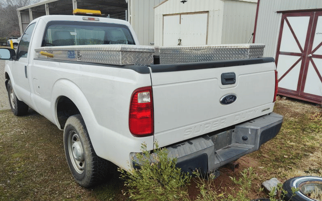 Image of Ford F-250 equipment image 2