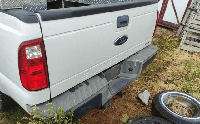 Image of Ford F-250 equipment image 3