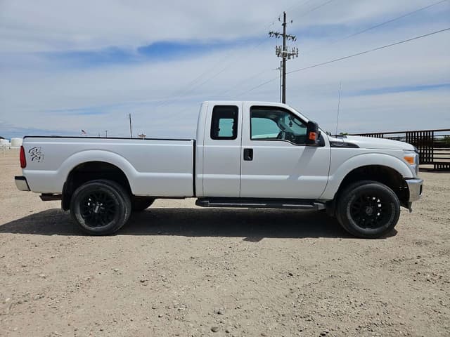 Image of Ford F-250 equipment image 3