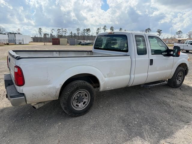 Image of Ford F-250 equipment image 3