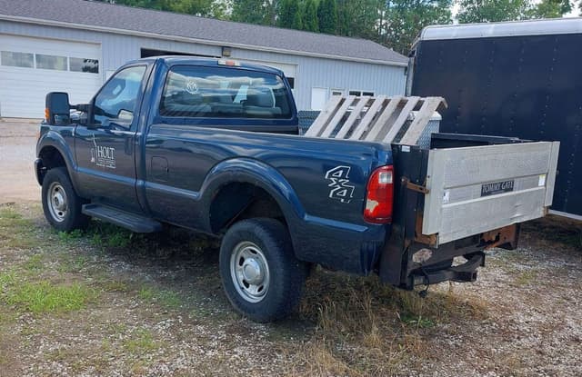 Image of Ford F-250 equipment image 2
