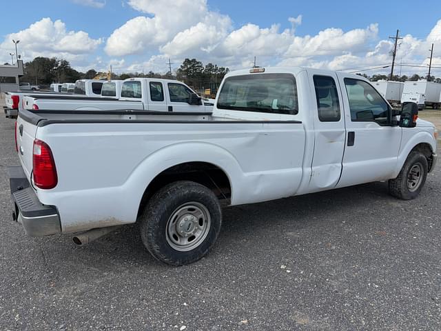 Image of Ford F-250 equipment image 3