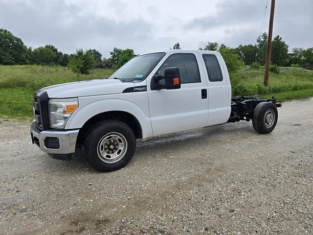Image of Ford F-250 equipment image 3