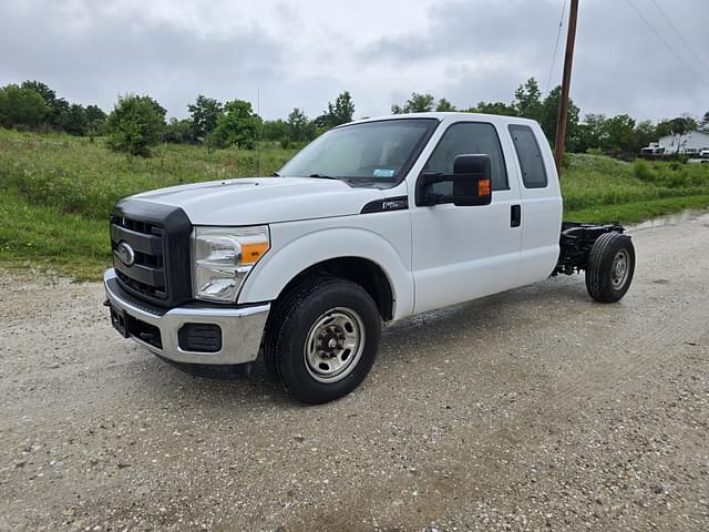 Image of Ford F-250 equipment image 2