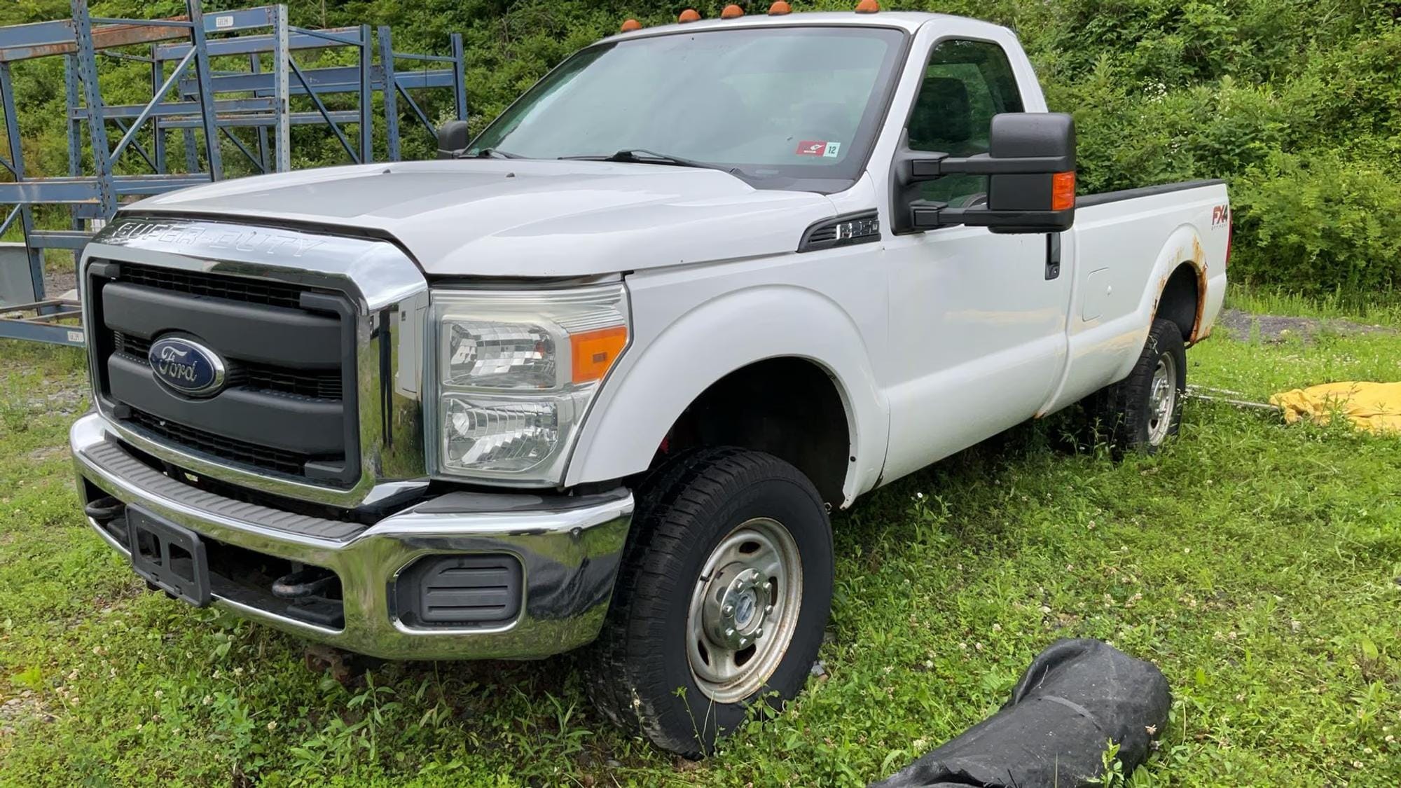 2015 Ford F-250 Equipment Image0