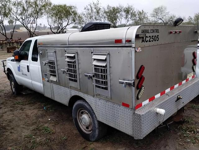 Image of Ford F-250 equipment image 1