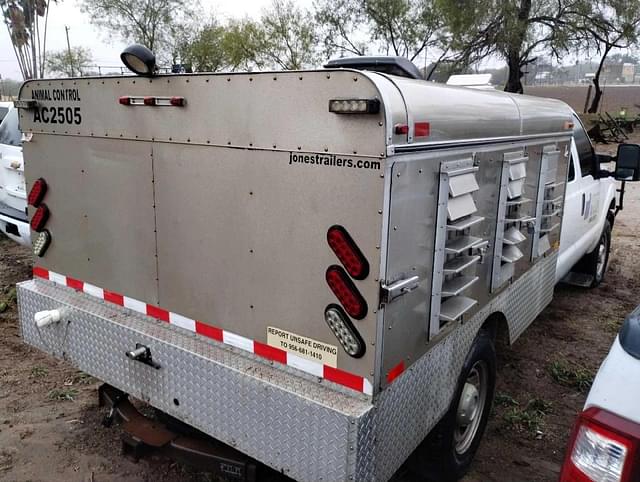 Image of Ford F-250 equipment image 2