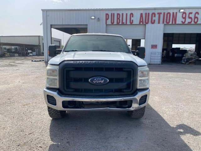 Image of Ford F-250 equipment image 2