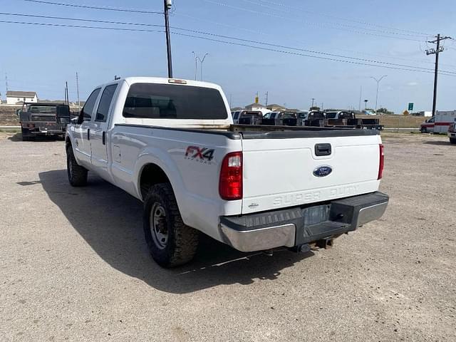 Image of Ford F-250 equipment image 3