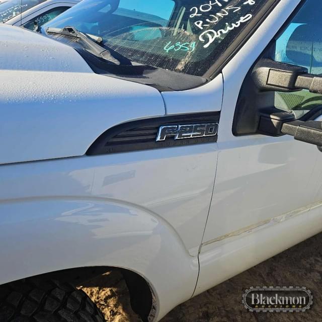 Image of Ford F-250 equipment image 1