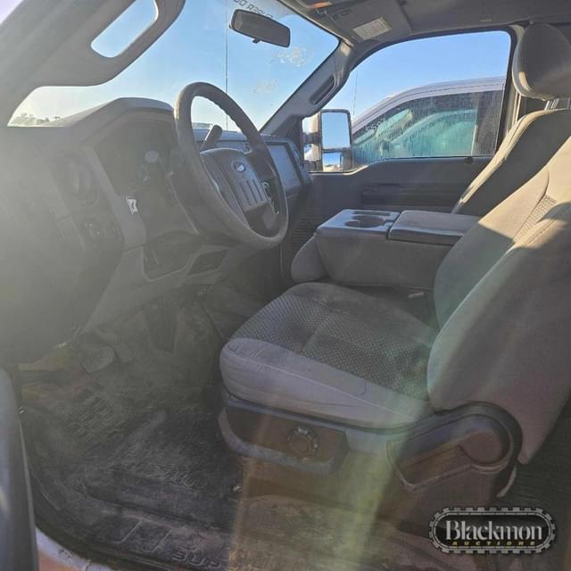 Image of Ford F-250 equipment image 2