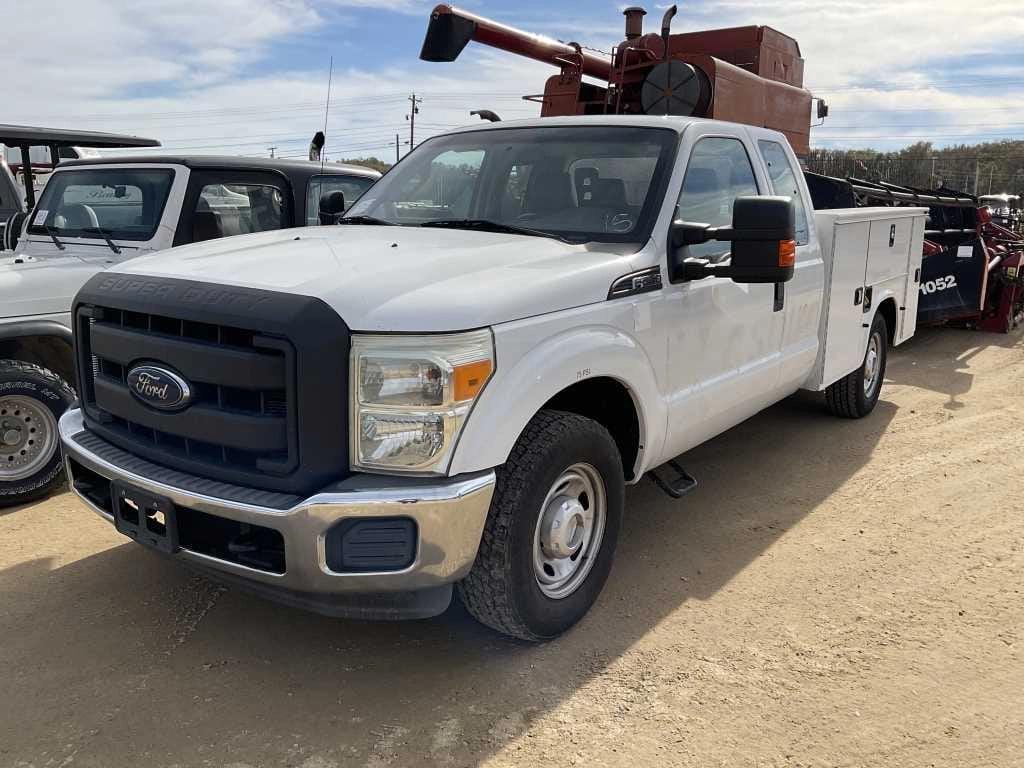 2015 Ford F-250 Equipment Image0