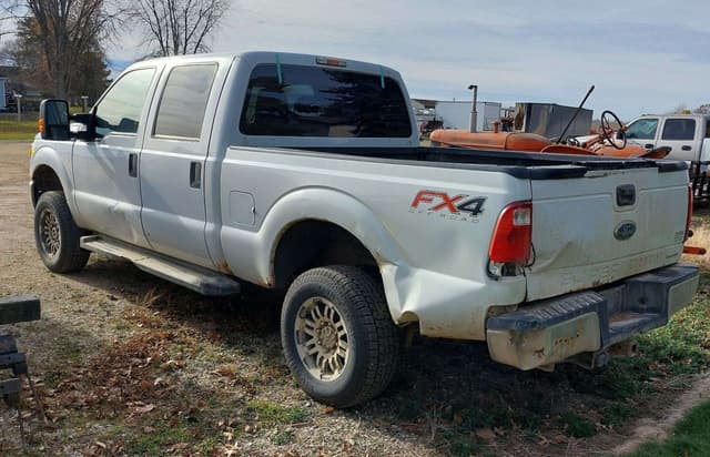 Image of Ford F-250 equipment image 2