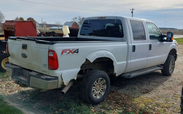 Image of Ford F-250 equipment image 3
