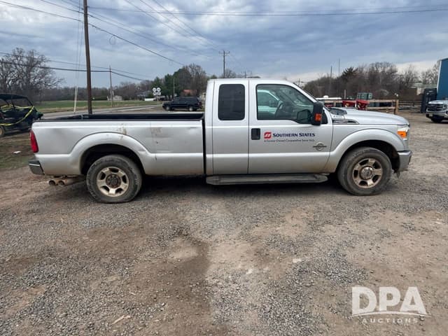 Image of Ford F-250 equipment image 3