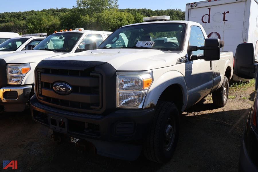 2015 Ford F-250 Equipment Image0