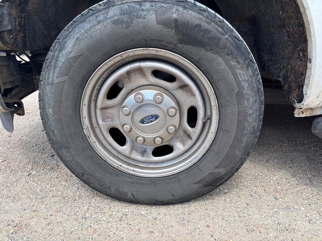 Image of Ford F-250 equipment image 3