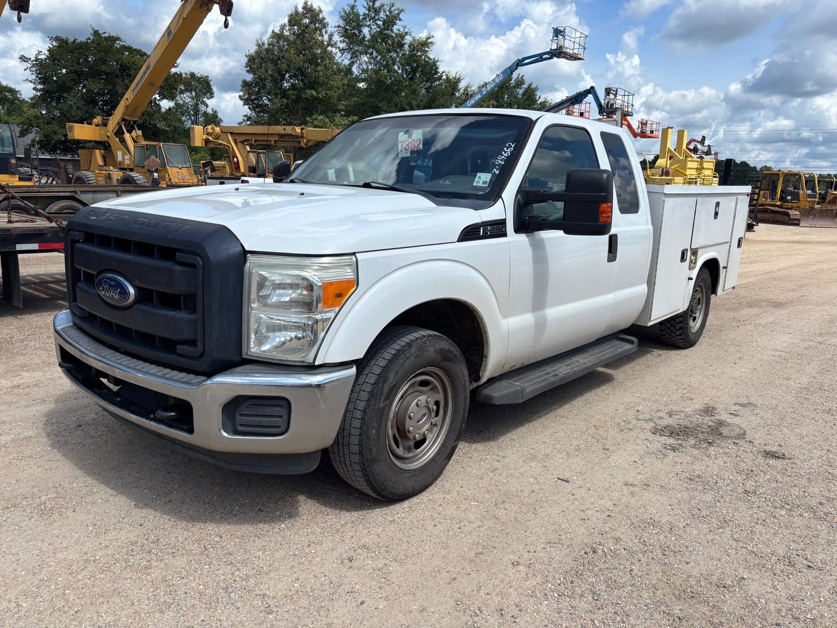 2015 Ford F-250 Equipment Image0