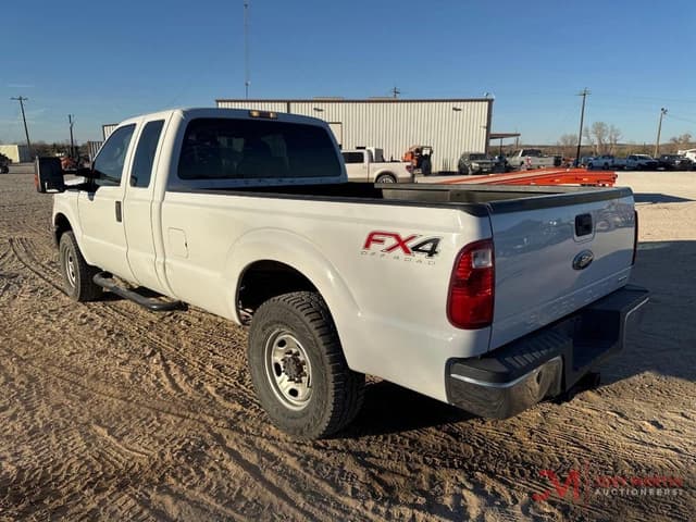 Image of Ford F-250 equipment image 2