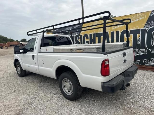 Image of Ford F-250 equipment image 1