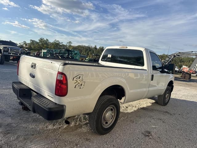 Image of Ford F-250 equipment image 2