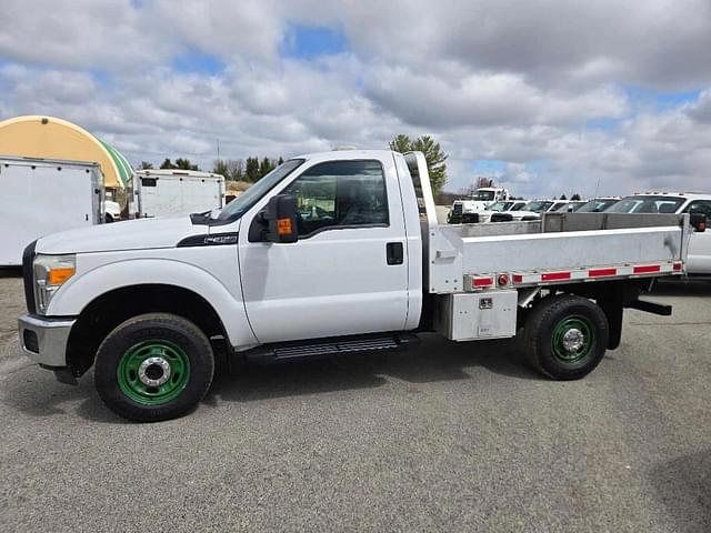 Image of Ford F-350 equipment image 1