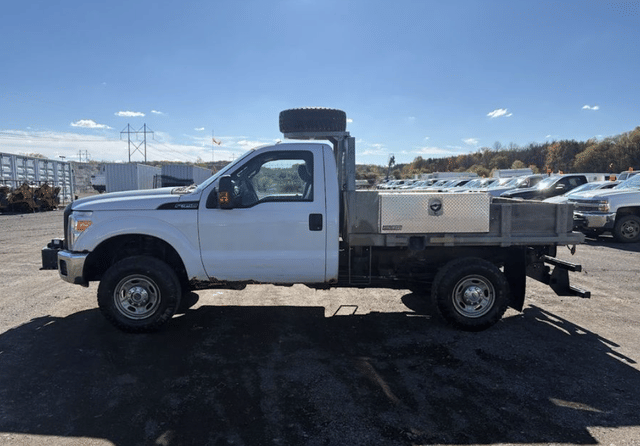 Image of Ford F-350 equipment image 1