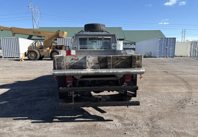 Image of Ford F-350 equipment image 3