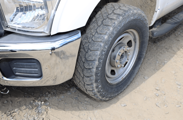 Image of Ford F-350 equipment image 4