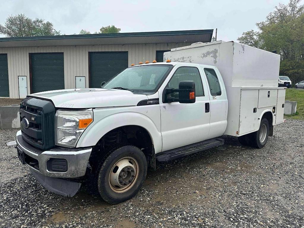 Image of Ford F-350 Primary image