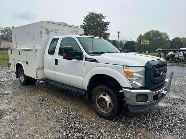 Image of Ford F-350 equipment image 1