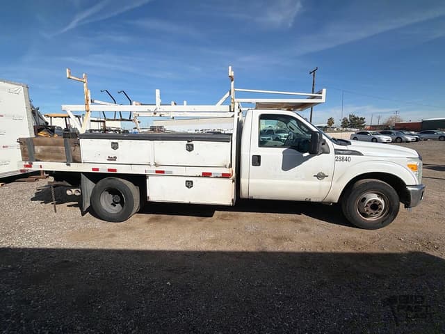 Image of Ford F-350 equipment image 3