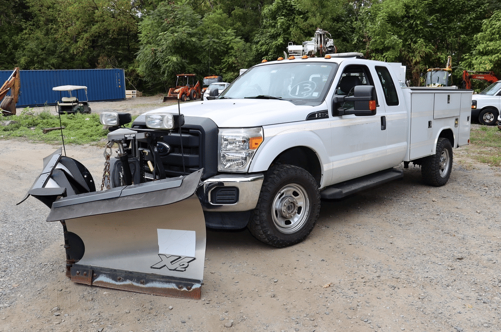 2015 Ford F-350 Equipment Image0