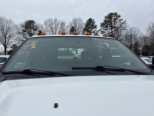 Image of Ford F-350 equipment image 1