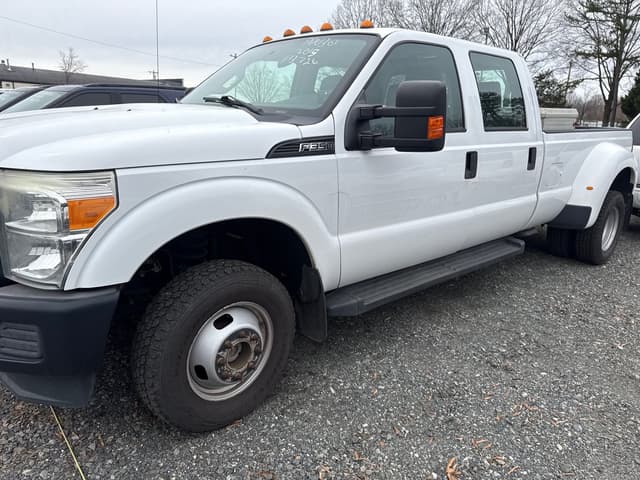 Image of Ford F-350 equipment image 3