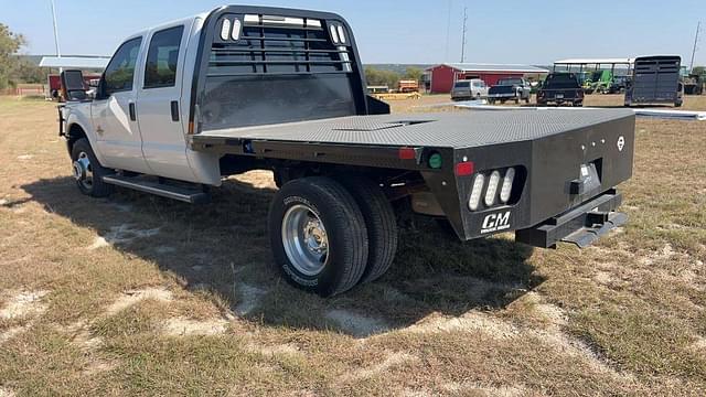 Image of Ford F-350 equipment image 2