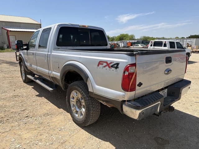 Image of Ford F-350 equipment image 2