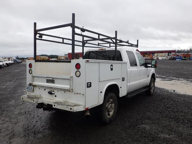 Image of Ford F-350 equipment image 3