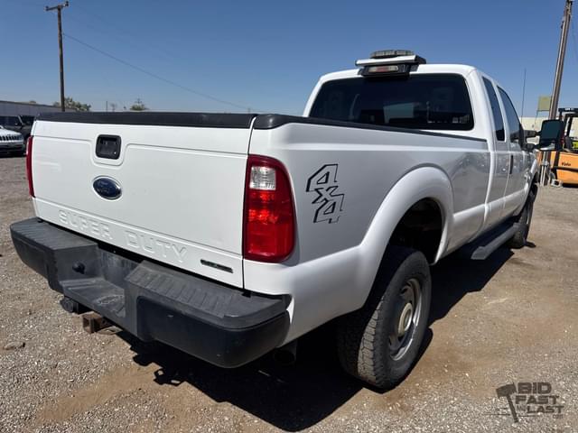 Image of Ford F-350 equipment image 4