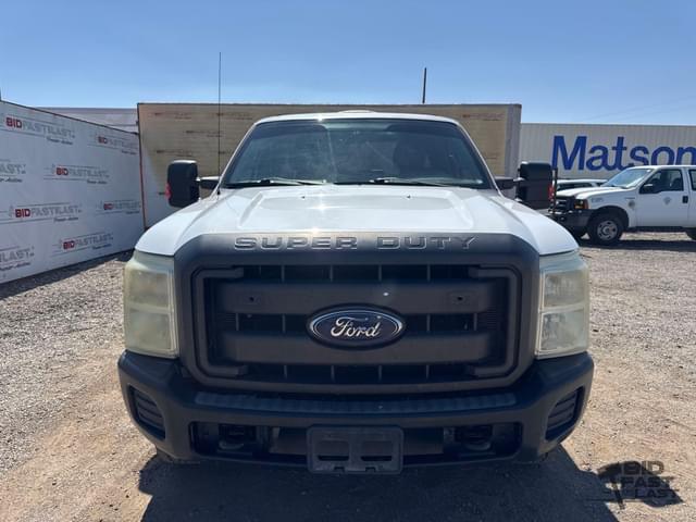 Image of Ford F-350 equipment image 1