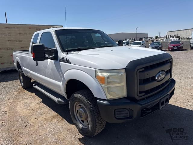 Image of Ford F-350 equipment image 2