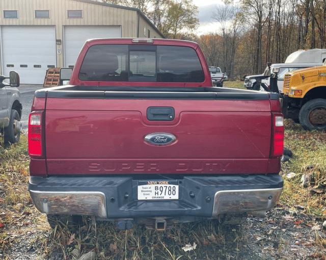 Image of Ford F-350 equipment image 3