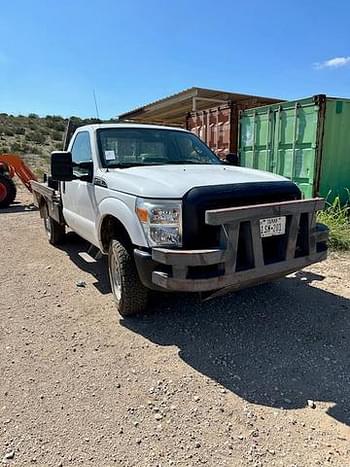 2015 Ford F-350 Equipment Image0