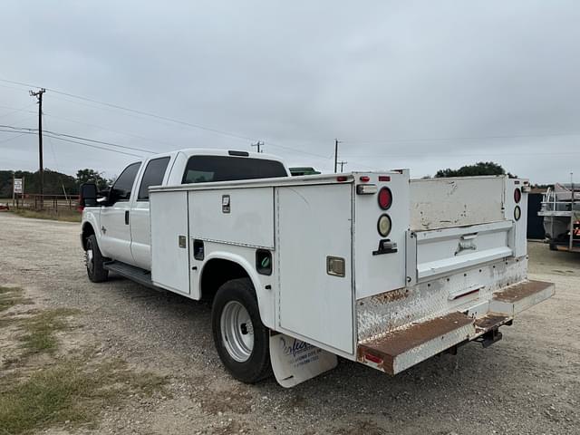 Image of Ford F-350 equipment image 4